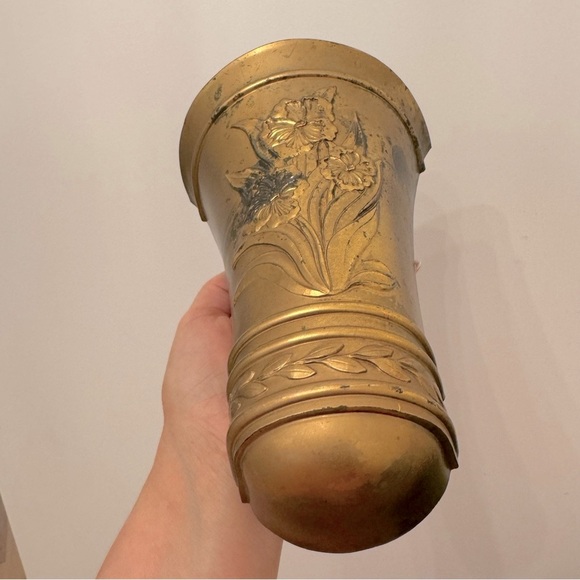 Homco Home Interiors Wall Pockets Goldtone  Embossed Vases 1985
, 9-1/2" Tall - Picture 3 of 8